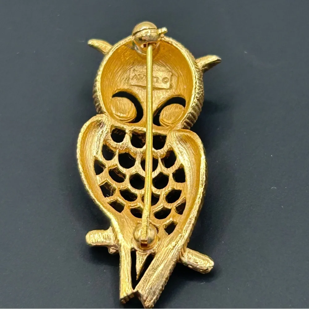 Flawless Owl Brooch Brushed Gold Tone with Red Stone Eyes